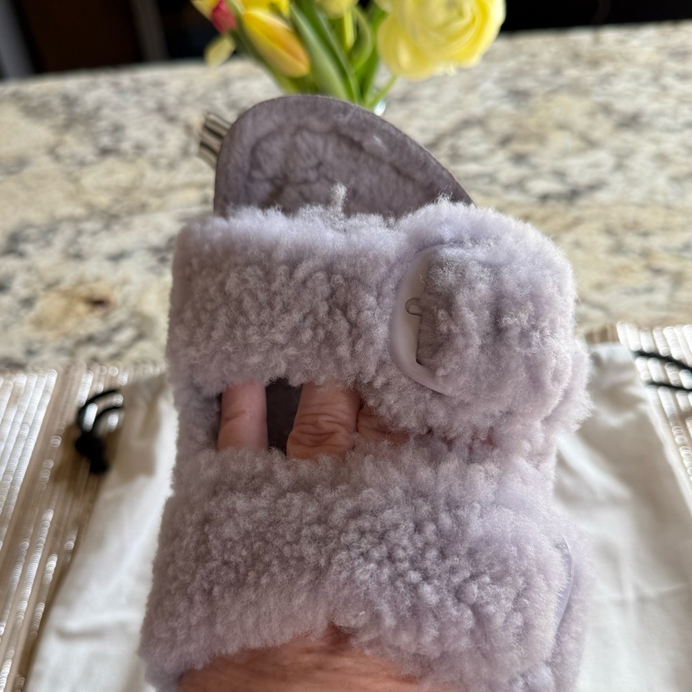 NEW Birkenstock Arizona Shearling Sandals In Purple Fog, Size 7/7.5 (38 EU) - Picture 13 of 15